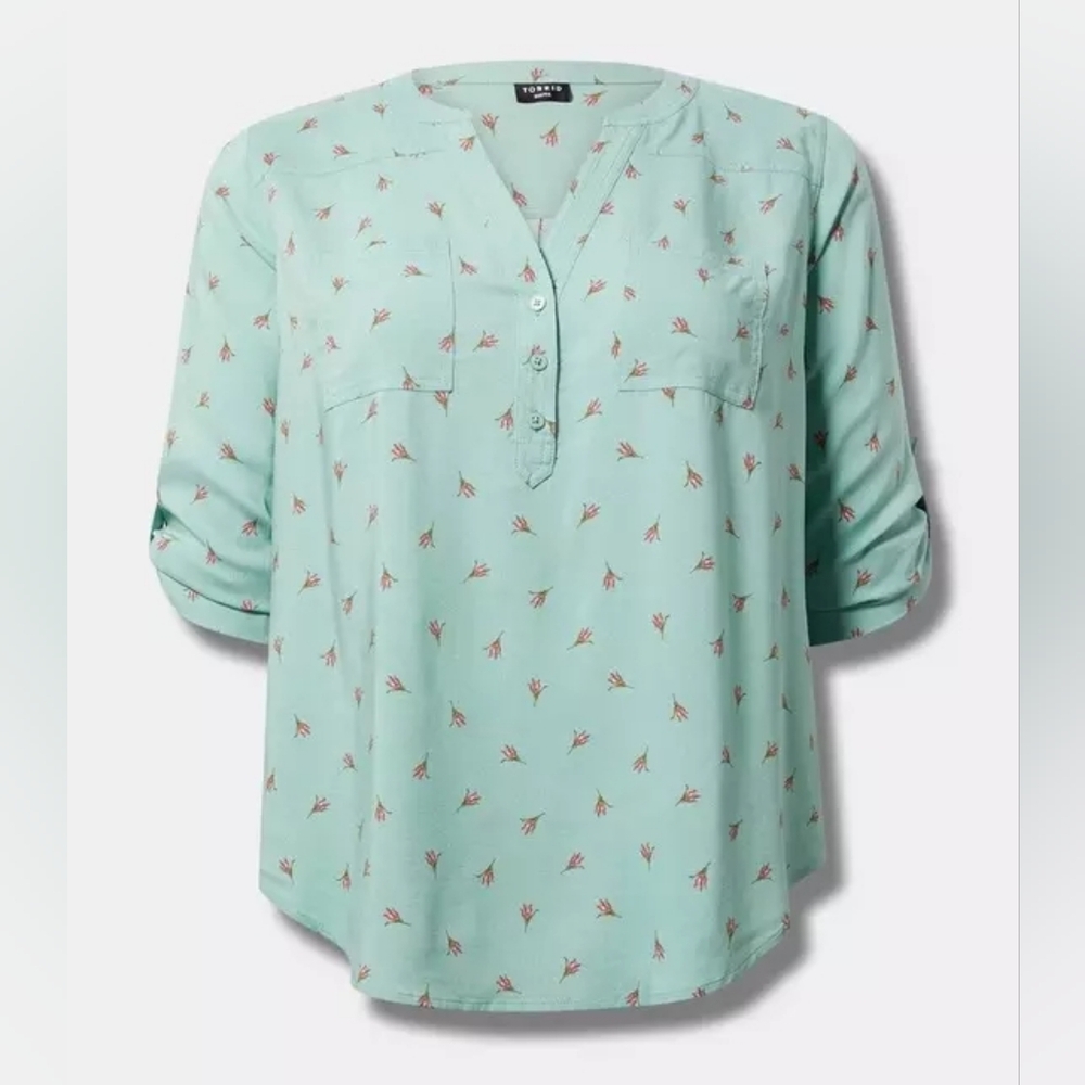 Torrid Harper Sz3 Light Green Floral Blouse NWT